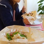 うれしいもの屋 - 赤かぶバーガーポテトセット1250円