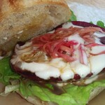 うれしいもの屋 - 赤かぶバーガーポテトセット1250円