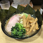 横浜家系ラーメン 蓮 - ラーメン中+野菜ハーフ+極太メンマ