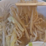 ラーメン二郎 - 麺はこんなかんじ。