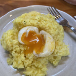 カレー気分 - 玉子　パカって