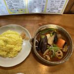 カレー気分 - ミックスやさい　ごはん中盛り30円プラス