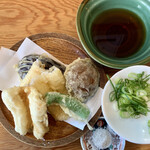 蕎麦 心空 - 穴子の天もりそば　あらびきそばに変更