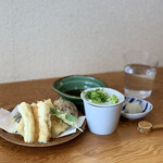 蕎麦 心空 - 穴子の天もりそば　あらびきそばに変更