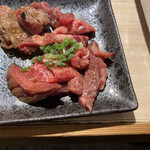 立喰い焼肉 おやびん - まかない肉　¥380