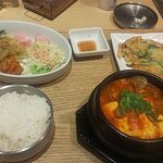 韓美膳 - スンドゥプチゲセット