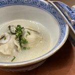 いしまる - 流石は元海鮮系立ち飲み居酒屋　さり気ない蕪の旨味と牡蠣の風味　素直に美味しい