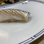 いしまる - 今年は本当に細魚が大きい気がします　こんなにむしゃむしゃ食べる細魚なかなかありません
