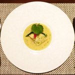 ラ ターブル ドゥ ジョエル・ロブション - 特別メニュー 10000円 の【3皿目】真鯛 海藻バターを塗りしっとりと蒸し焼きにし、サフランの香るコック貝のナージュ フヌイユのコンフィーと共に