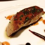 ラ ターブル ドゥ ジョエル・ロブション - 特別メニュー 10000円 の【2皿目】フランス産鴨のフォワグラのポワレ ルビーポルト酒風味パンデピスのコンディモンと無花果のコンビネーション