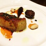 ラ ターブル ドゥ ジョエル・ロブション - 特別メニュー 10000円 の【2皿目】フランス産鴨のフォワグラのポワレ ルビーポルト酒風味パンデピスのコンディモンと無花果のコンビネーション