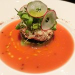 ラ ターブル ドゥ ジョエル・ロブション - 特別メニュー 10000円 の【1皿目】ズワイ蟹のエフィロシェ  林檎とアボカドを共に合わせ、フルーツトマトのクーリーに乗せて