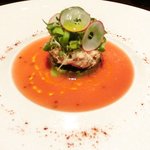 ラ ターブル ドゥ ジョエル・ロブション - 特別メニュー 10000円 の【1皿目】ズワイ蟹のエフィロシェ  林檎とアボカドを共に合わせ、フルーツトマトのクーリーに乗せて