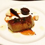 ラ ターブル ドゥ ジョエル・ロブション - 特別メニュー 10000円 の【2皿目】フランス産鴨のフォワグラのポワレ ルビーポルト酒風味パンデピスのコンディモンと無花果のコンビネーション