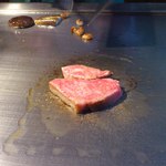 小石澤 - 焼いてます(^-^)