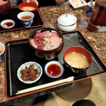 Kiraku - 刺身丼