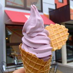 あさひや - ソフトクリーム巨峰（280円）