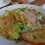 葡萄の花 - 生ハムとキャベツのパスタ