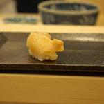 鮨處やまだ - やすい鮨店で食べると後悔しそうな貝の鮨も