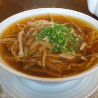 倶楽湾 - 本日麺食（本日のおそば）ザーサイと豚肉のつゆそば