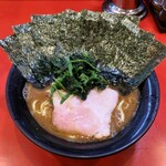 ラーメン 環2家 - ラーメン750円麺硬め。海苔増し100円。