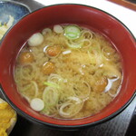 三喜食堂 - 味噌汁はなめこと豆腐