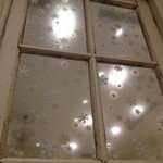 キル フェ ボン - 可愛らしい店内の窓！