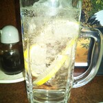 鶴亀 - チューハイ 300円(税込)(2021年12月28日撮影)