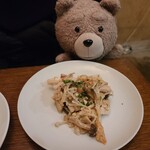 シシリヤ - とり肉ときのこのローズマリー風