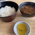 まるは食堂旅館 - 