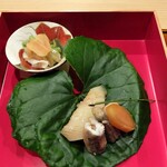 馳走 山傳 - 八寸（帆立ひも・蕪きんぴら・二年物の唐墨・障泥烏賊の寿司・白子の西京焼き・めひかり・くわいのせんべい・新唐墨）