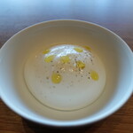 メゾン ケイ - 山羊のフレッシュチーズ・フランボワーズのソース