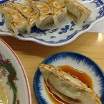 長浜ラーメン 一心亭 - 餃子様は薄皮で旨し♬