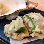 てんぷら元 - 牡蠣天ぷらピーマン詰めのアップ