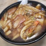 中華料理 天山 - うま煮そば750円(税込)
            麺が1.5~2玉程入っている上、野菜がこれでもかという位入ってます！
            餡がかかってていて優しい味なんだけど薄くなく、うま煮と言う言葉がピッタリの野菜とお肉の旨味たっぷりです