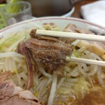 ラーメン二郎 - これがまた味が濃い～の！