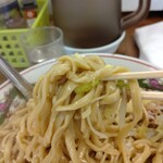 ラーメン二郎 - ネギが絡んでｳﾏｲ!