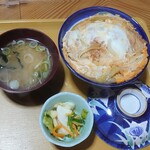 佐幸精肉食堂 - カツ丼800円
