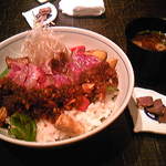 ランチのハラミ丼