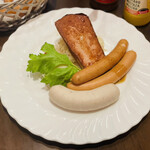 キッツビュール - おすすめソーセージ4種盛り（2,480円）