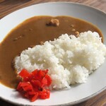 レストイン　デカンショ - ビーフカレーですが、後ほど海老フライカレーに変わります。