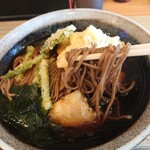 アジ★そば - お蕎麦と鯵の天麩羅。天麩羅はサックリ軽く揚がりフワフワで店主の技術の高さが解ります(^^)b