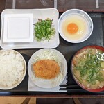 Kuromaru Pakingu Eria Nobori Sen Sunakku Kona - 豚汁定食 630円