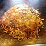 Okonomiyaki Hiroshima - 肉玉そば（６６０円）