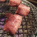 焼肉と牛たん 兼 - 厚切りタン