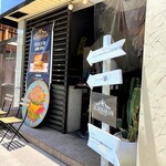 ALDEBARAN  - 外観(お店はこの階段下にあります)