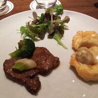 中国料理 桃李 - 大海老ときのこのクリーム炒め
                    牛フィレ肉の牡蠣ソース炒め