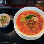 龍潭酒家 - 赤担々麺，鶏肉飯