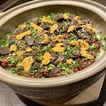 うまい酒とごちそう飯 びおん - 馬肉のねぎとろと黒トリュフと生ウニの炊き込みご飯