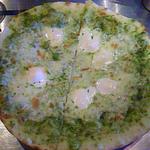 CONA - ランチピザ：バジル＆マスカルボーネはこってりとした味わいが